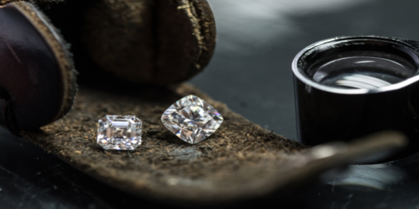 Cushion & Assher Cut Diamonds On Display.